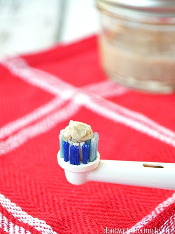 Homemade Toothpaste (that tastes just
