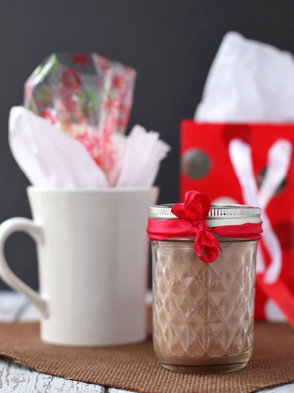 Your friends and family will LOVE these simple homemade gifts. From food to beauty products, you can make these gifts from ingredients already in your kitchen!