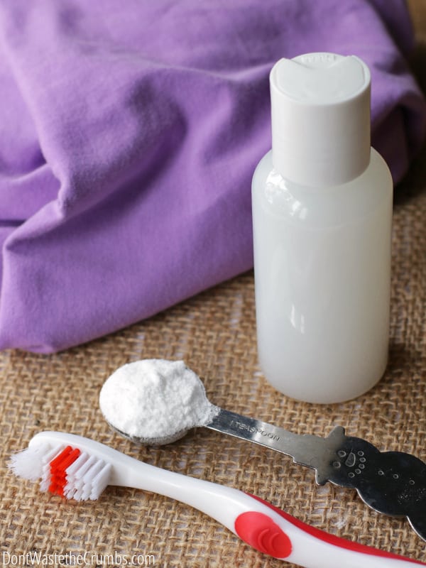 7 Natural Laundry Stain Removers