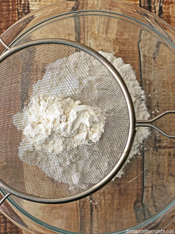 I love these awesome easy baking hacks - seriously, every home baker needs to read this post! It has substitutions for cake flour, substitutions for baking soda and baking powder and so much more. Print this one out and tape it to your pantry - it'll make the baking season easy and stress-free! :: DontWastetheCrumbs.com