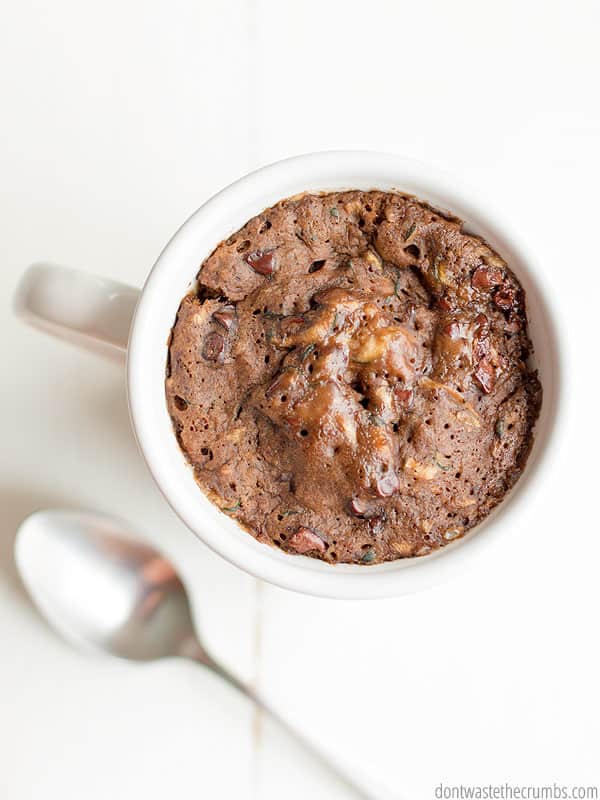 When life gives you zucchini, make a death by chocolate zucchini mug cake. It’s the perfect way to end a summer day, without heating up the whole house. And chocolate! :: DontWastetheCrumbs.com