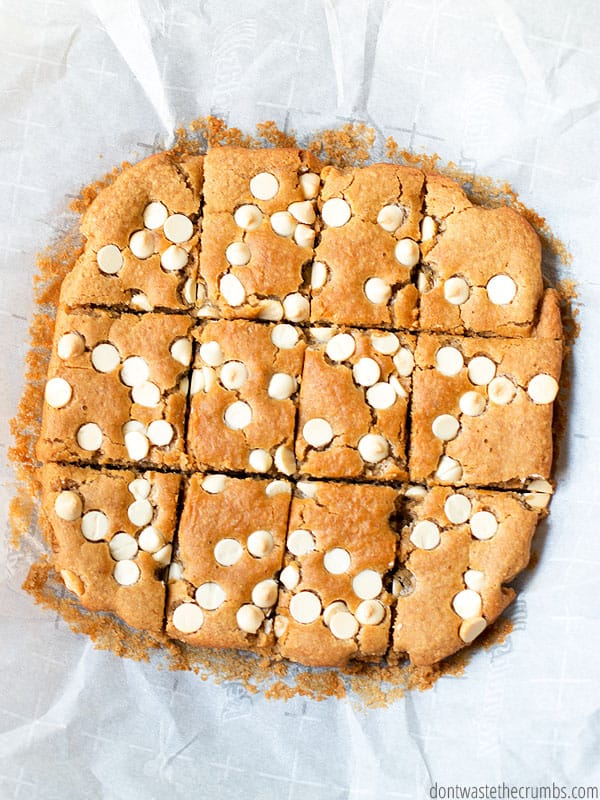 It's hard to imagine kids begging for a dish with beans, but that's what happened in my house! These white bean blondies are tasty and healthy. Perfect for dessert or an afternoon snack.