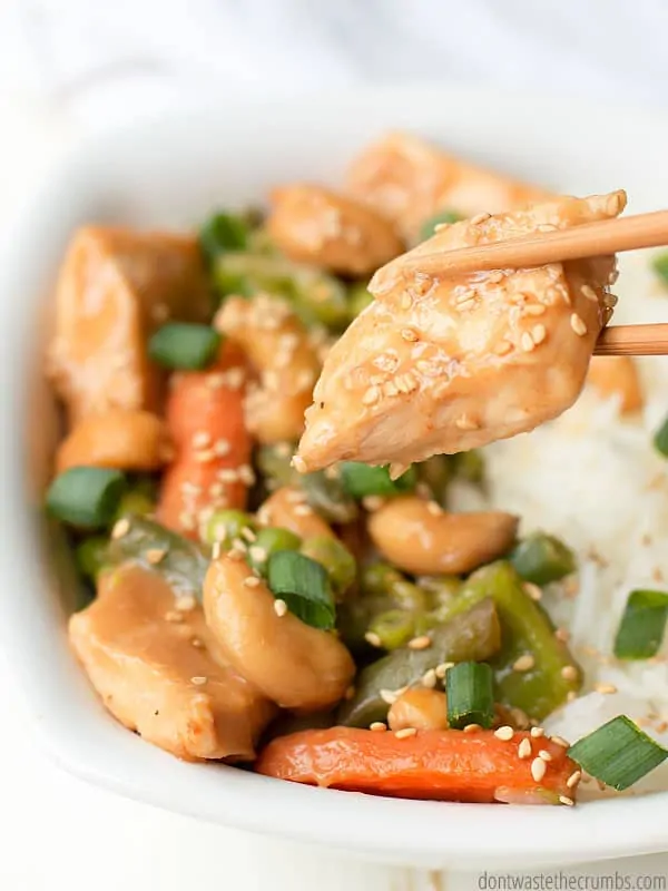 Making meals from scratch doesn't mean you have to spend all evening in the kitchen. Simple meals like this 30 minute cashew chicken are perfect for those busy nights when you can't spend a long time in the kitchen.
