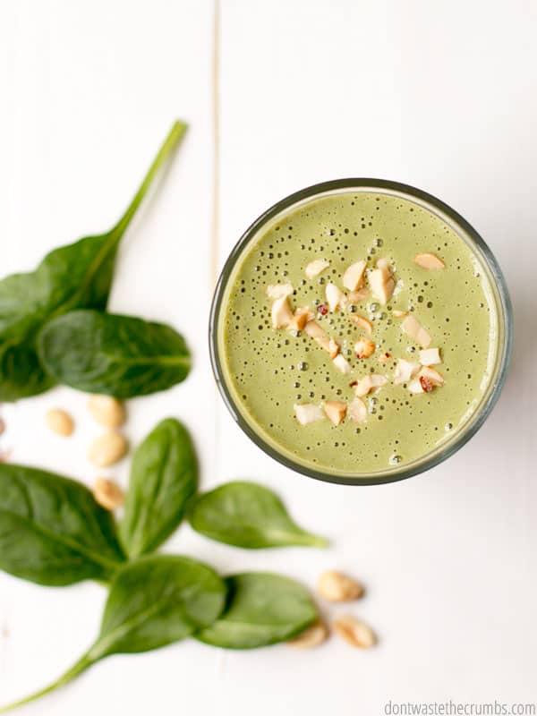 Green smoothies are SO healthy for you. Filled with tons of vitamins, minerals, fiber and protein, you cannot beat a green smoothie for breakfast! 