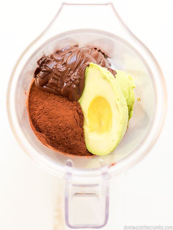 This avocado chocolate mousse is a healthy dessert! No kidding! My avocado haters didn't even bat an eye when they tried it. So don't worry, it'll go over with the whole fam!