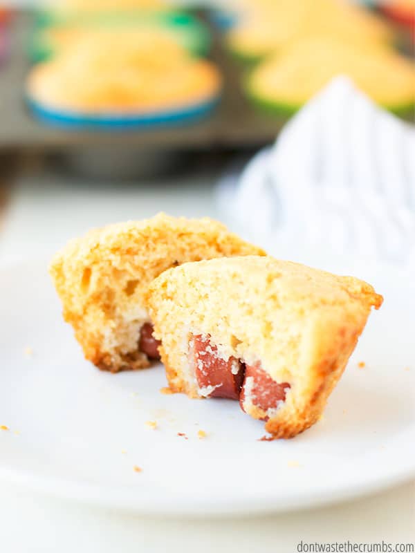 Need something new for school lunches? Homemade corndog muffins are my new favorite! The kids can even pack their own lunch with this easy meal.