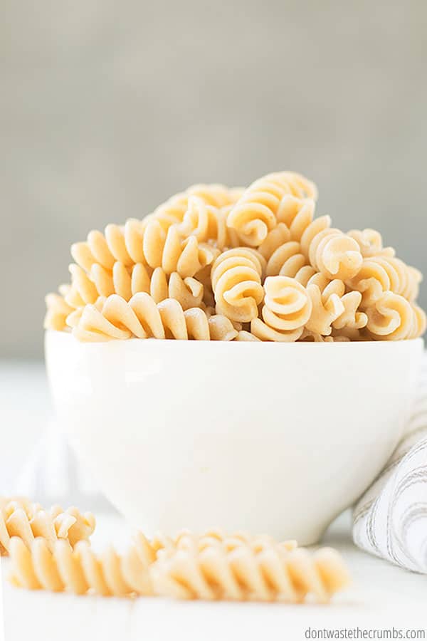 White bowl of cooked pasta