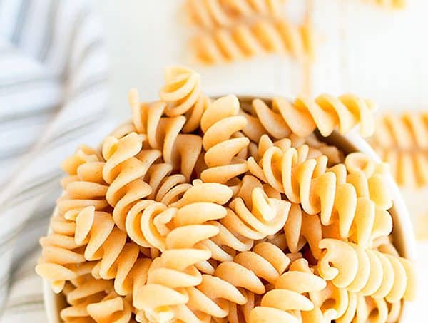 Did you know you can freeze cooked pasta? Learn how to freeze shells, spaghetti & egg noodles - with or without sauce. Great for baby or a quick dinner! :: DontWastetheCrumbs.com