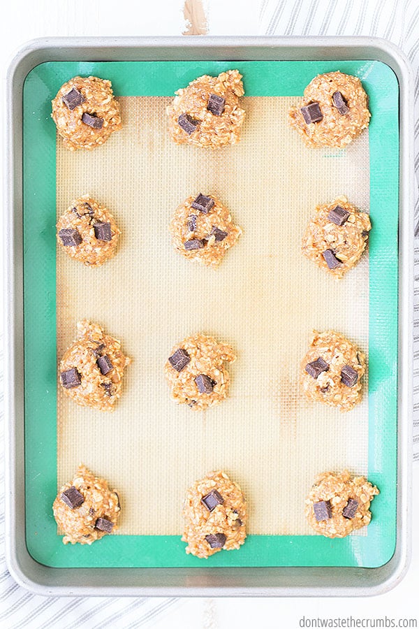 Gluten-free oatmeal chocolate chip cookies