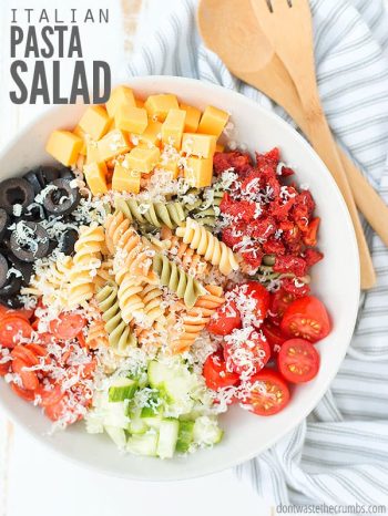 Quick & easy recipe for the best Italian pasta salad - classic, zesty flavor with homemade Italian dressing! Serve cold with pepperoni, or go no meat! :: DontWastetheCrumbs.com
