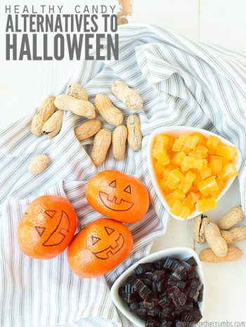 Simple, practical tips for Halloween candy alternatives for kids! Ideas on healthy DIY non candy treats, party favors, and no-sugar snacks to hand out. :: DontWastetheCrumbs.com