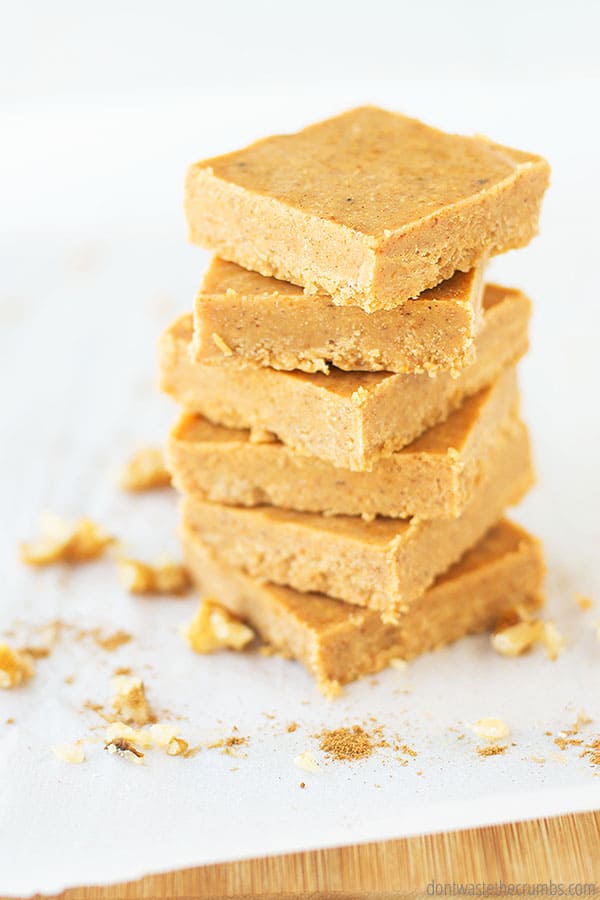 Pumpkin fudge that tastes like old fashioned deliciousness but is also dairy free, paleo, gluten free and vegan!? Yup, this is it!