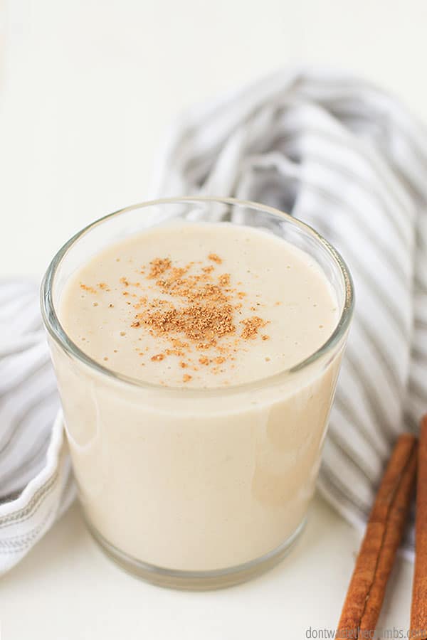 Never underestimate the flavors of Christmas in a smoothie! An eggnog smoothie is a great way to drink your favorite flavors AND stay healthy.