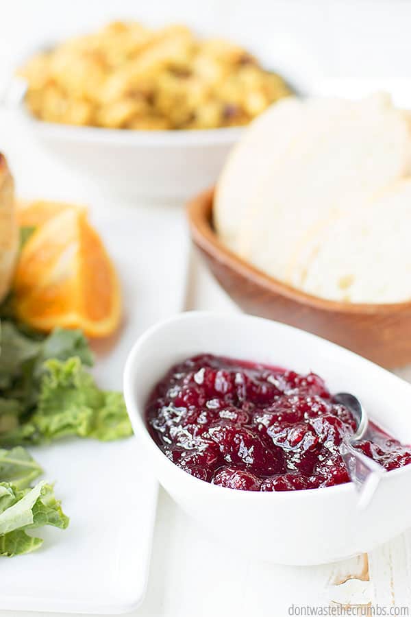 This meal plan offers a traditional Thanksgiving menu, with recipes for a roasted turkey, cranberry sauce, and more!