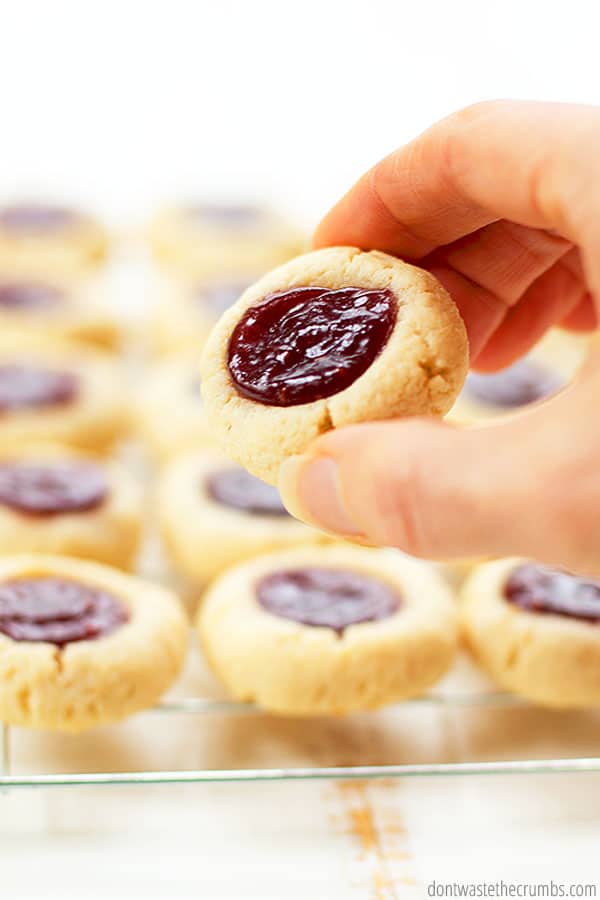 These healthy thumbprint cookies are made with delicious raspberry jam and are naturally gluten free and vegan.