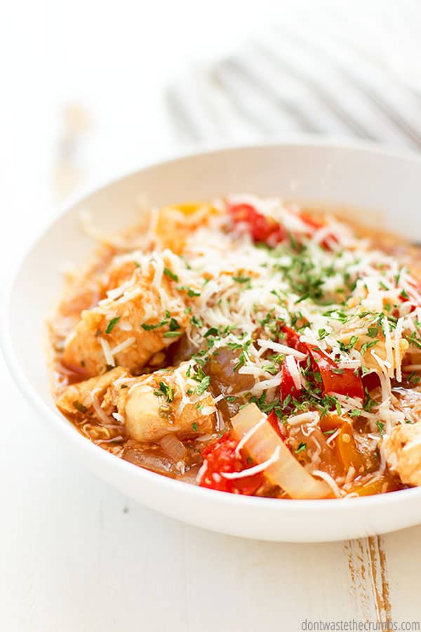 Slow cooker quinoa chicken cacciatore is naturally gluten free. Enjoy with a salad for a delicious and healthy meal any time! :: DontWastetheCrumbs.com