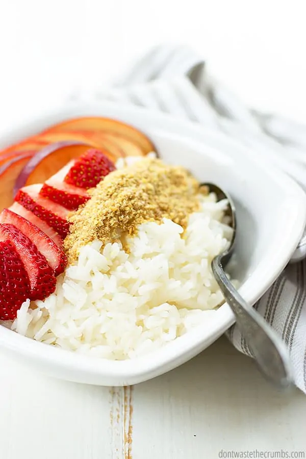 This breakfast rice porridge is versatile and uses healthy ingredients. You can use kefir, yogurt, whey, or buttermilk along with water, and salt.