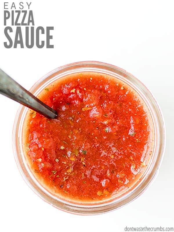 Use this five-minute homemade pizza sauce recipe for your next pizza night! Super easy and ready in no time! You'll never need to buy pizza sauce again. Use this sauce recipe on homemade pizza dough or overnight einkorn pizza dough! :: DontWastetheCrumbs.com
