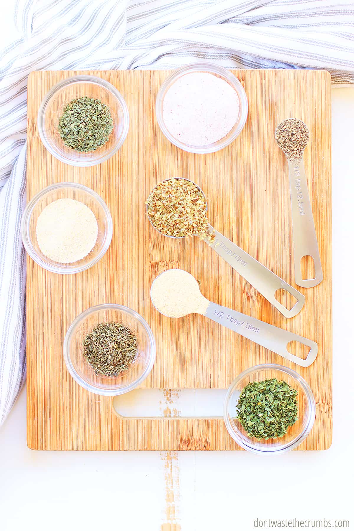 All of the dry ingredients you need to make homemade Italian dressing with a  kick! 